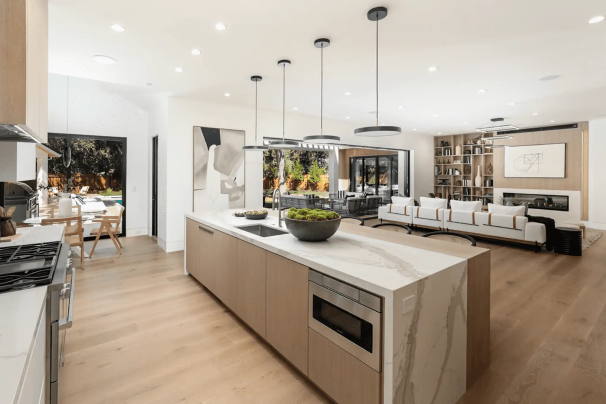 Commercial & Institutional Casework